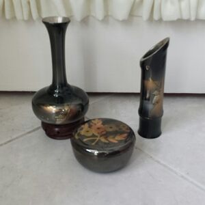 2 Japanese Vases and Trinket Box